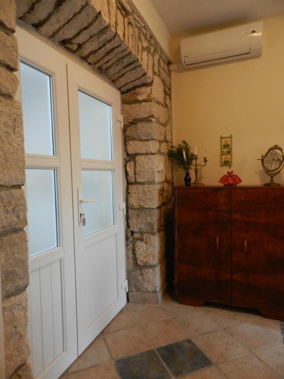 לומבארדה Apartment Deni חדר תמונה